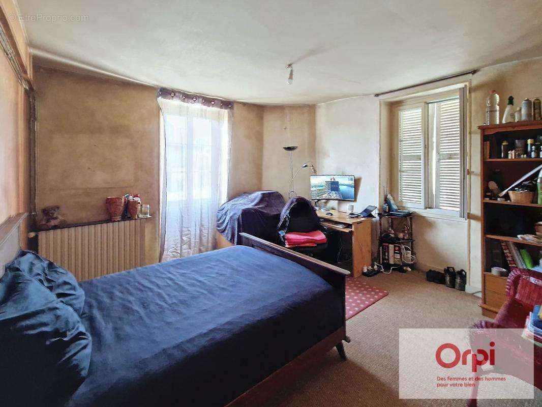 Appartement à ALLASSAC