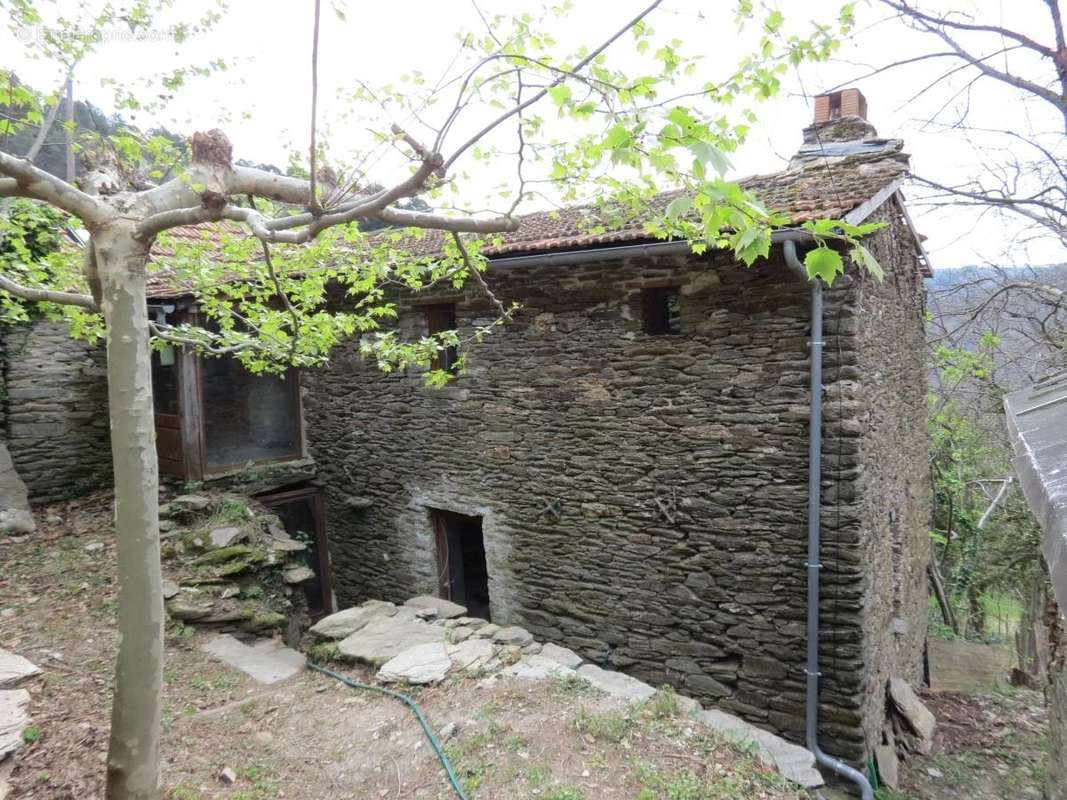 Maison à SAINT-GERMAIN-DE-CALBERTE