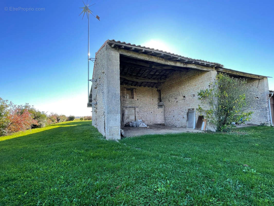 Maison à LA FOYE-MONJAULT