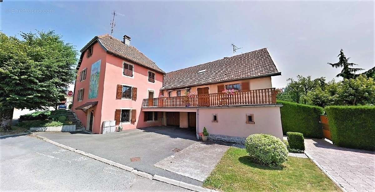 Appartement à BOUROGNE