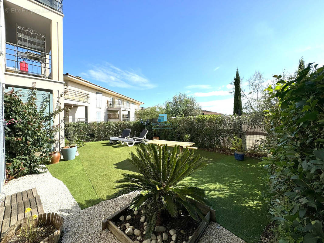 Appartement à ROQUEBRUNE-SUR-ARGENS