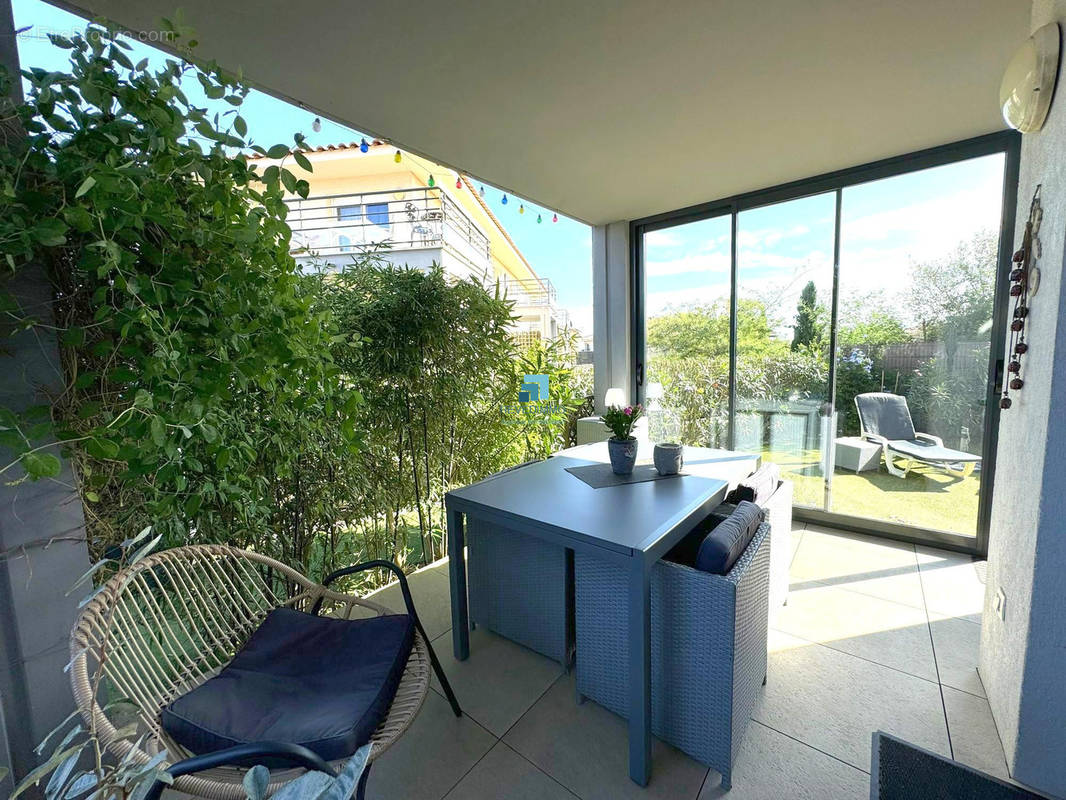 Appartement à ROQUEBRUNE-SUR-ARGENS