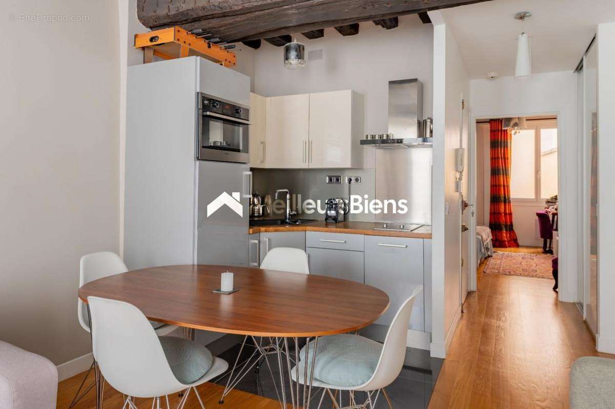 Appartement à PARIS-4E