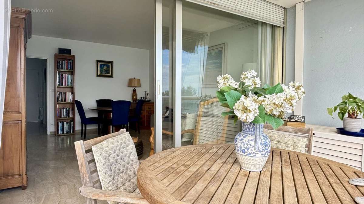 Appartement à VILLENEUVE-LOUBET