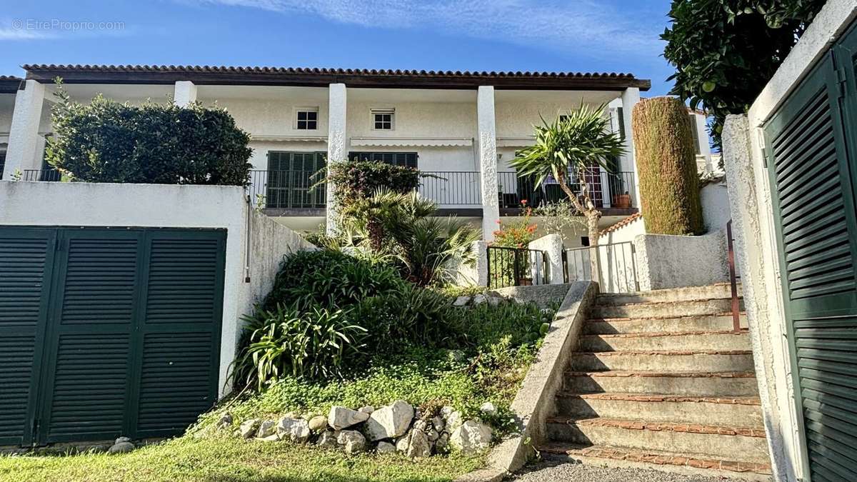 Maison à CAGNES-SUR-MER