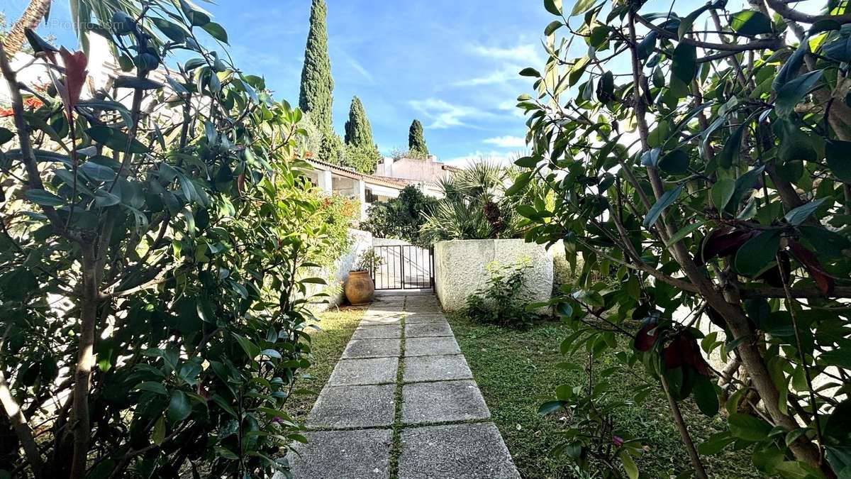 Maison à CAGNES-SUR-MER