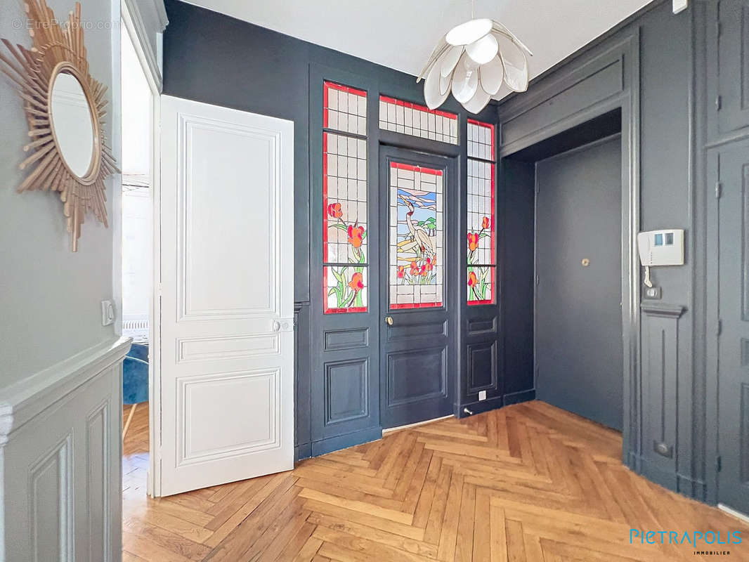 Hall - Appartement à LYON-6E