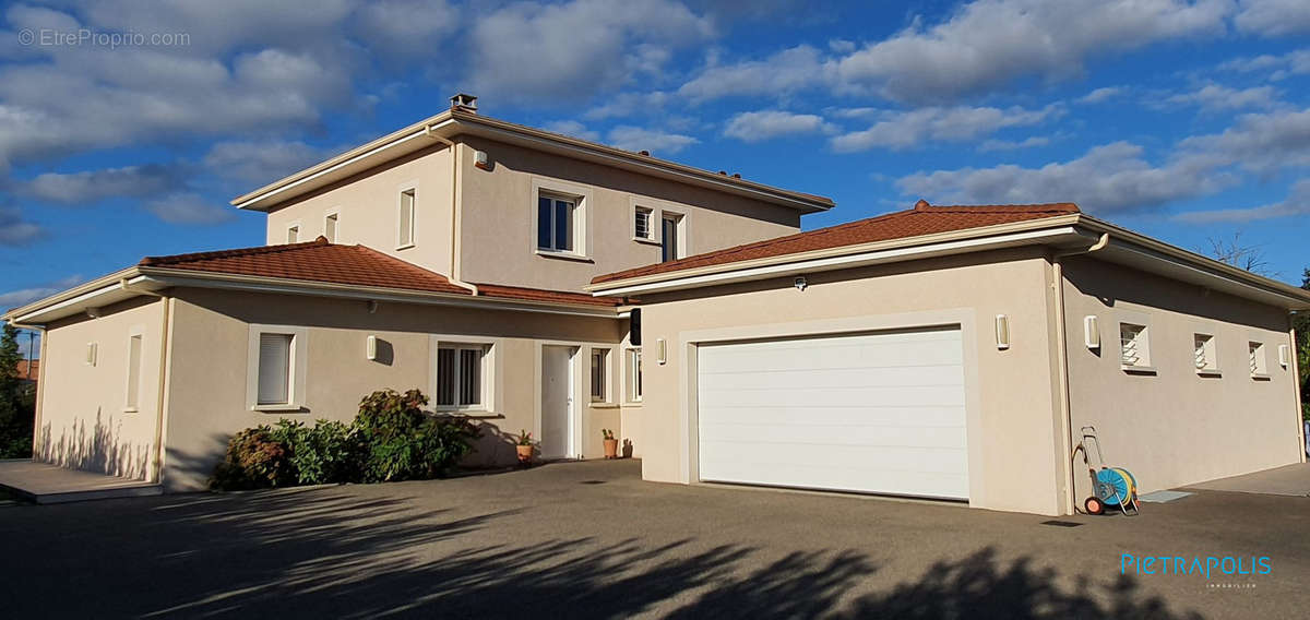 Maison à SAINT-CYR-SUR-LE-RHONE