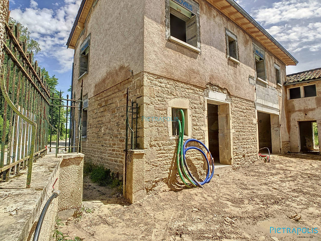 Maison à CORCELLES-EN-BEAUJOLAIS