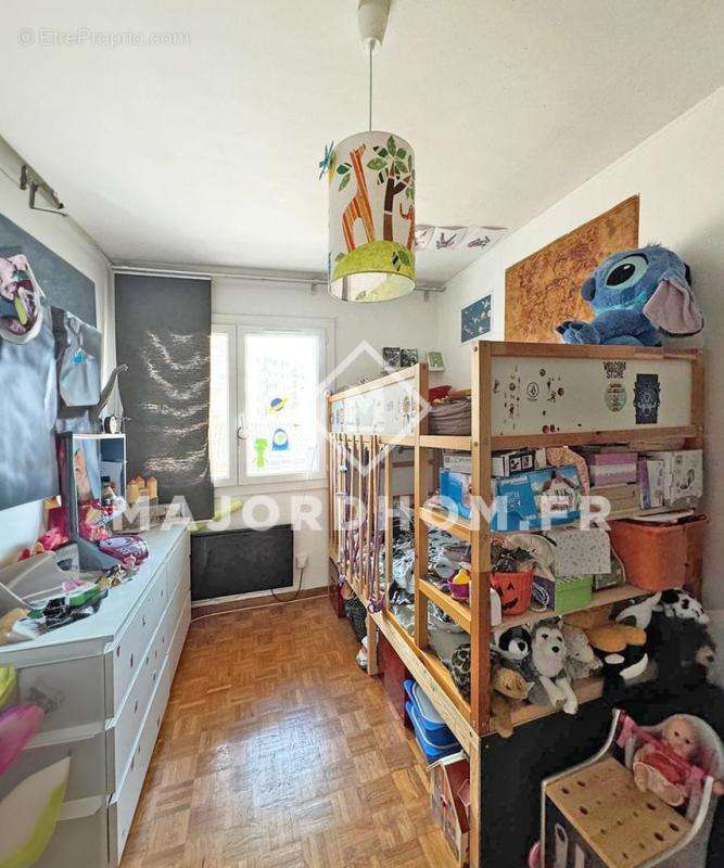 Appartement à MARSEILLE-5E