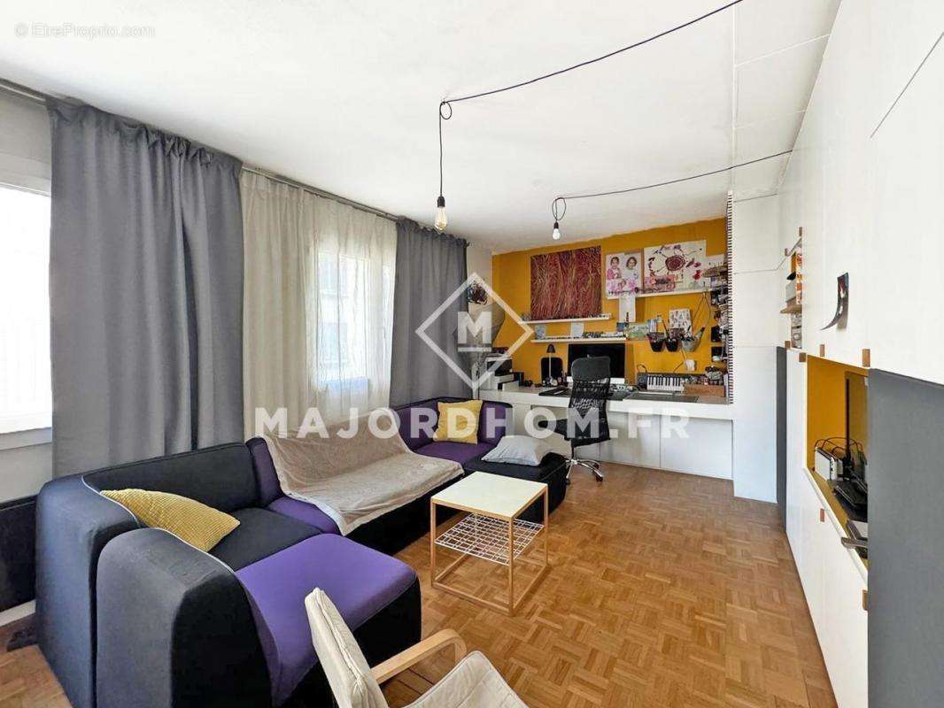 Appartement à MARSEILLE-5E