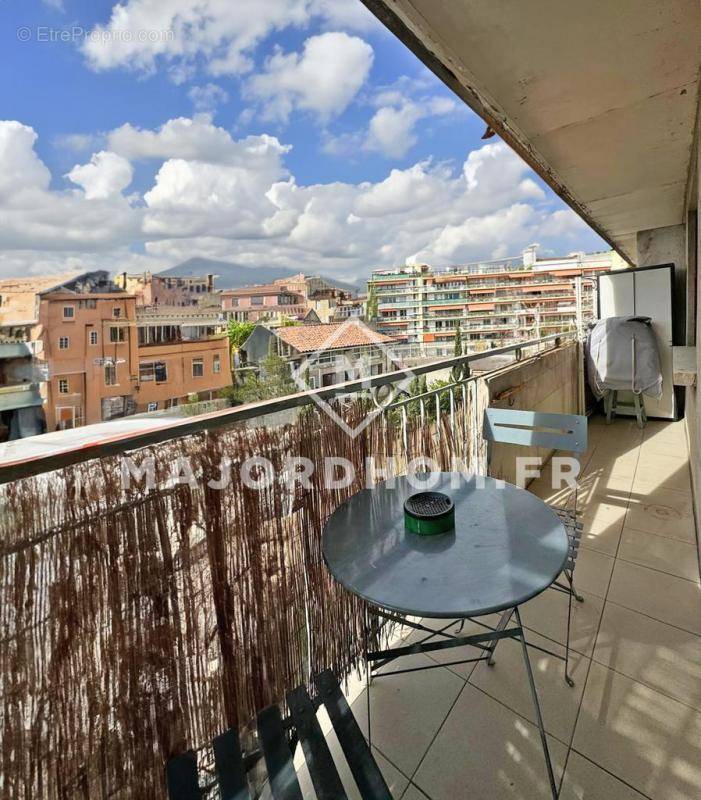 Appartement à MARSEILLE-5E