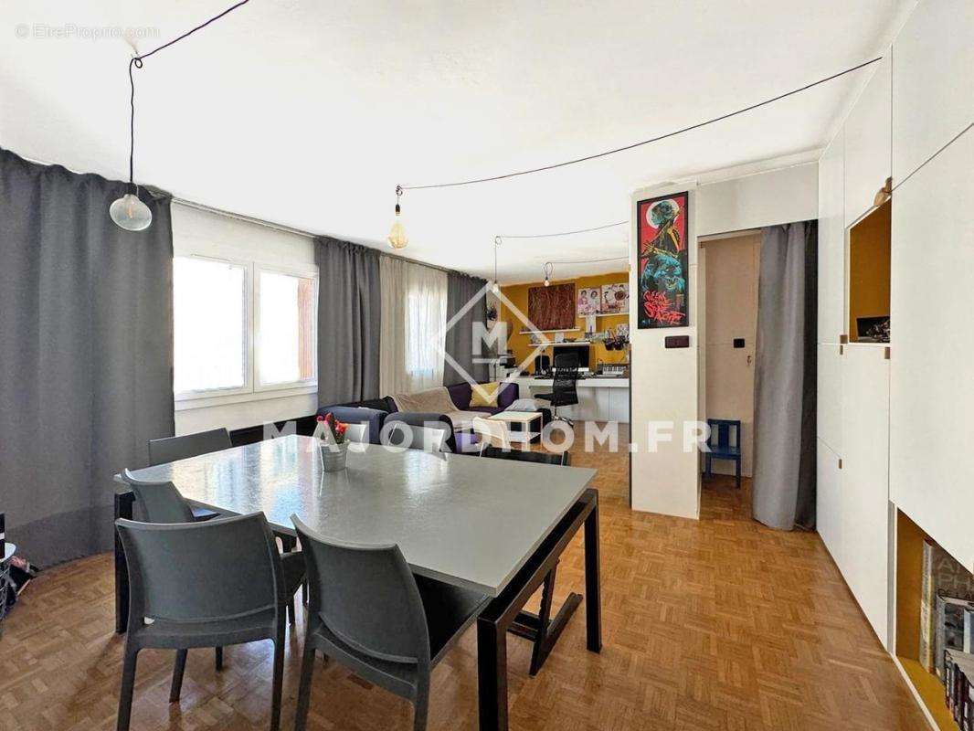 Appartement à MARSEILLE-5E