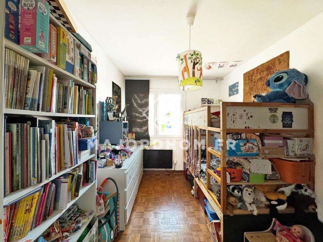 Appartement à MARSEILLE-5E