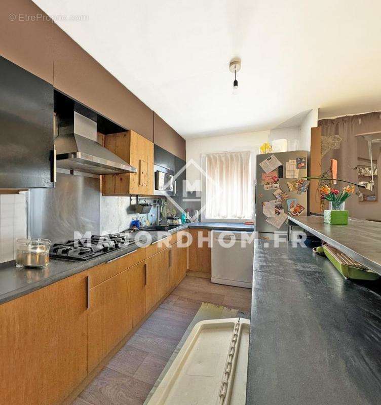 Appartement à MARSEILLE-5E