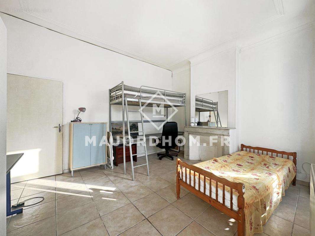 Appartement à MARSEILLE-6E