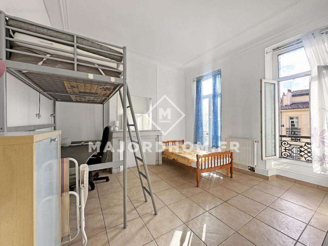 Appartement à MARSEILLE-6E