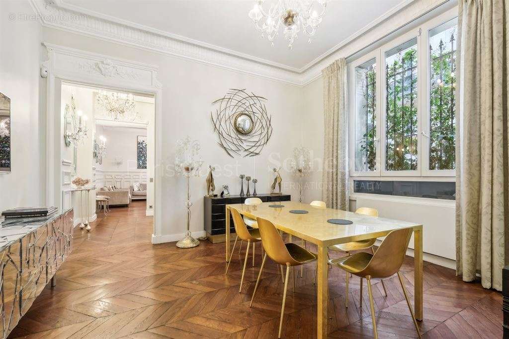 Maison à PARIS-6E