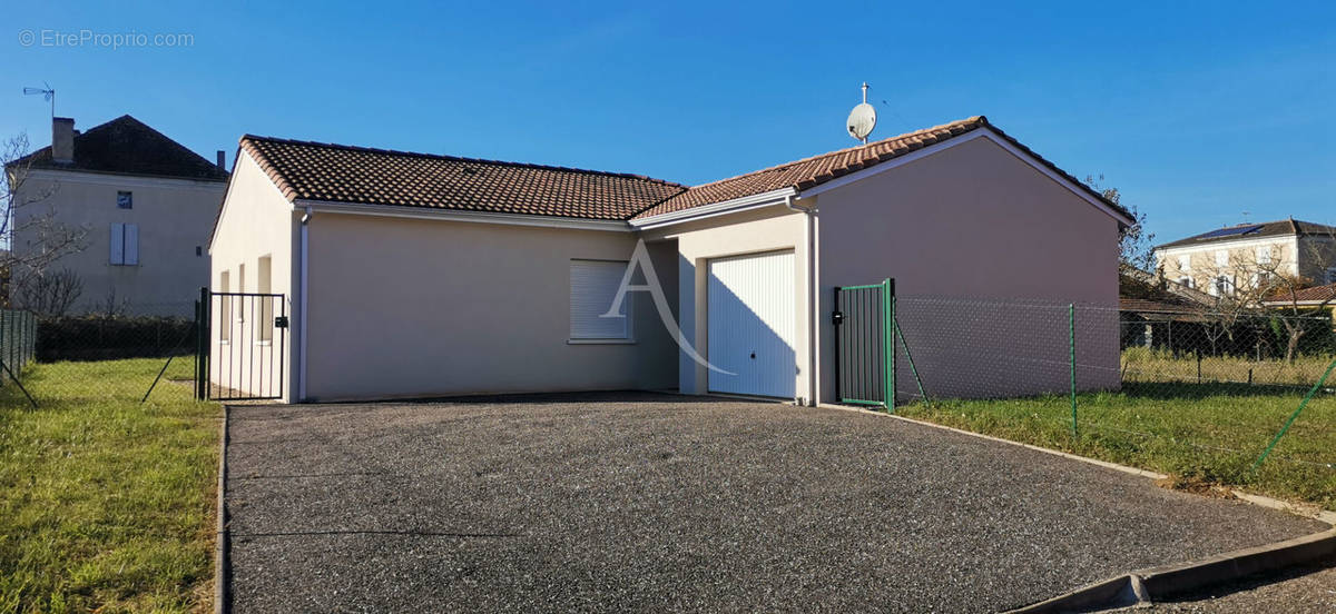 Maison à LE PASSAGE