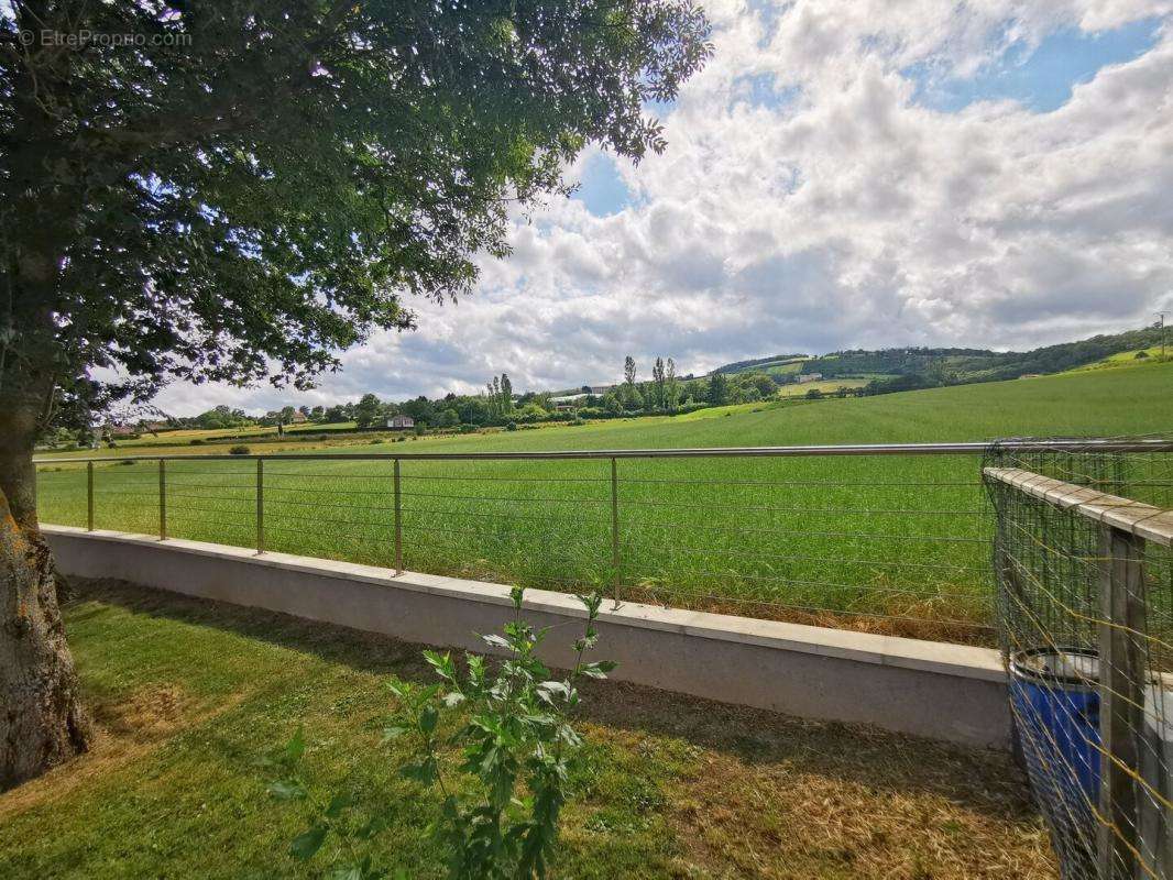 Maison à SAVIGNY