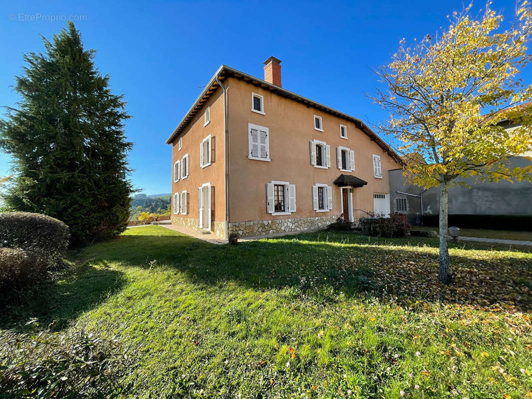 Maison à RENAISON