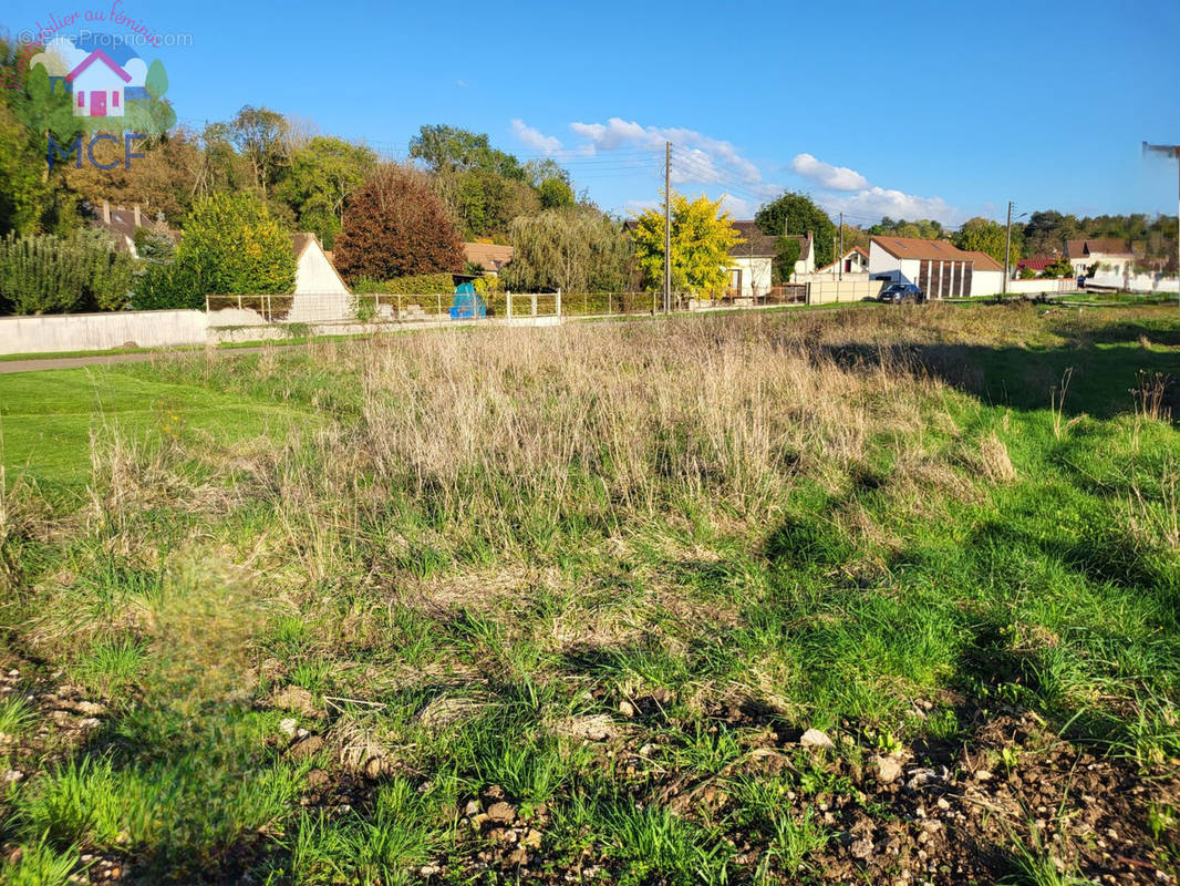 Terrain à BREVAL