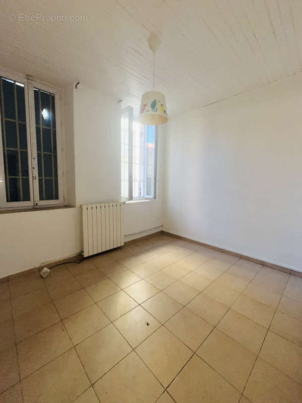 Appartement à MARSEILLE-3E