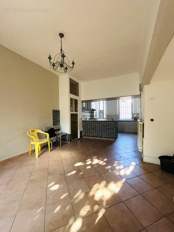 Appartement à MARSEILLE-3E