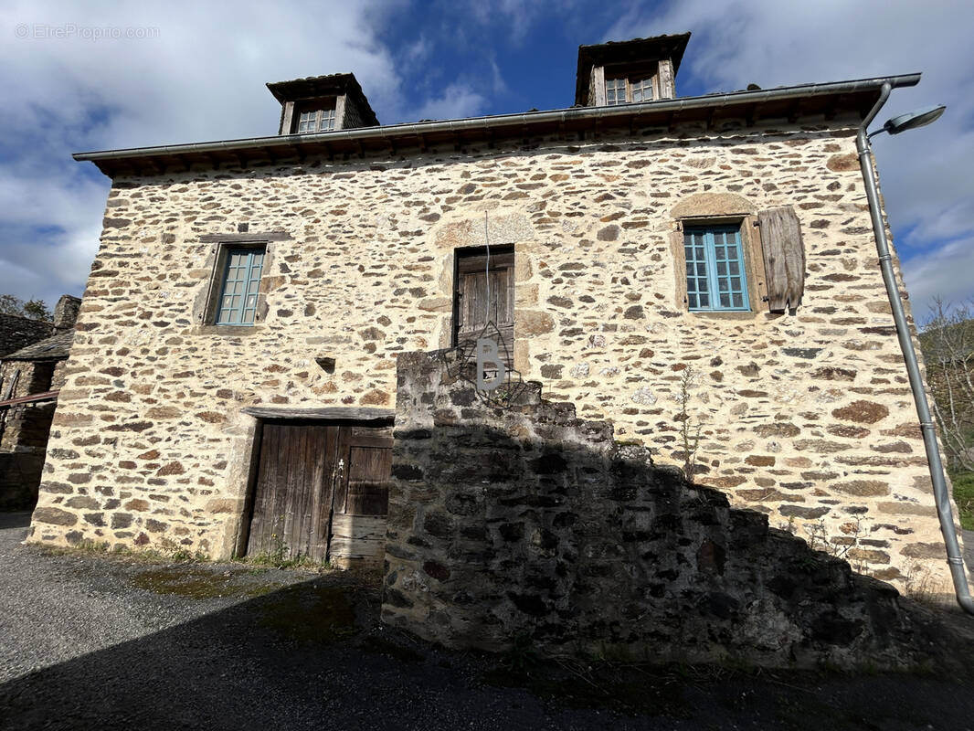 Maison à SAUVETERRE-DE-ROUERGUE