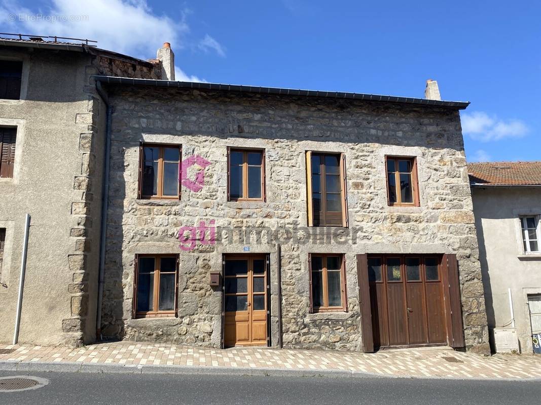 Maison à CRAPONNE-SUR-ARZON