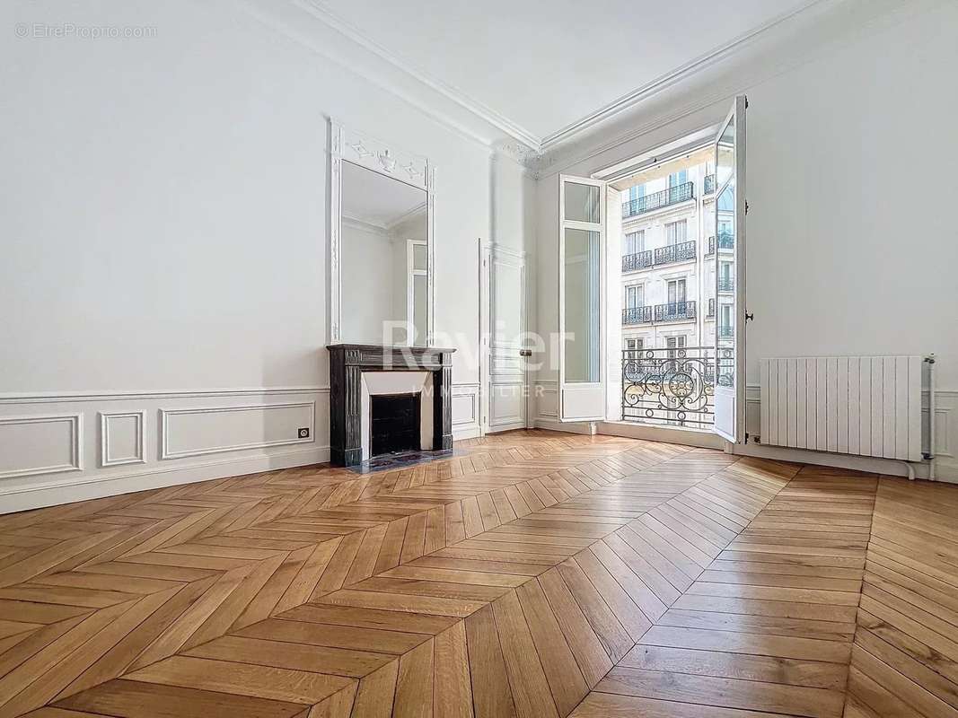 Appartement à PARIS-17E