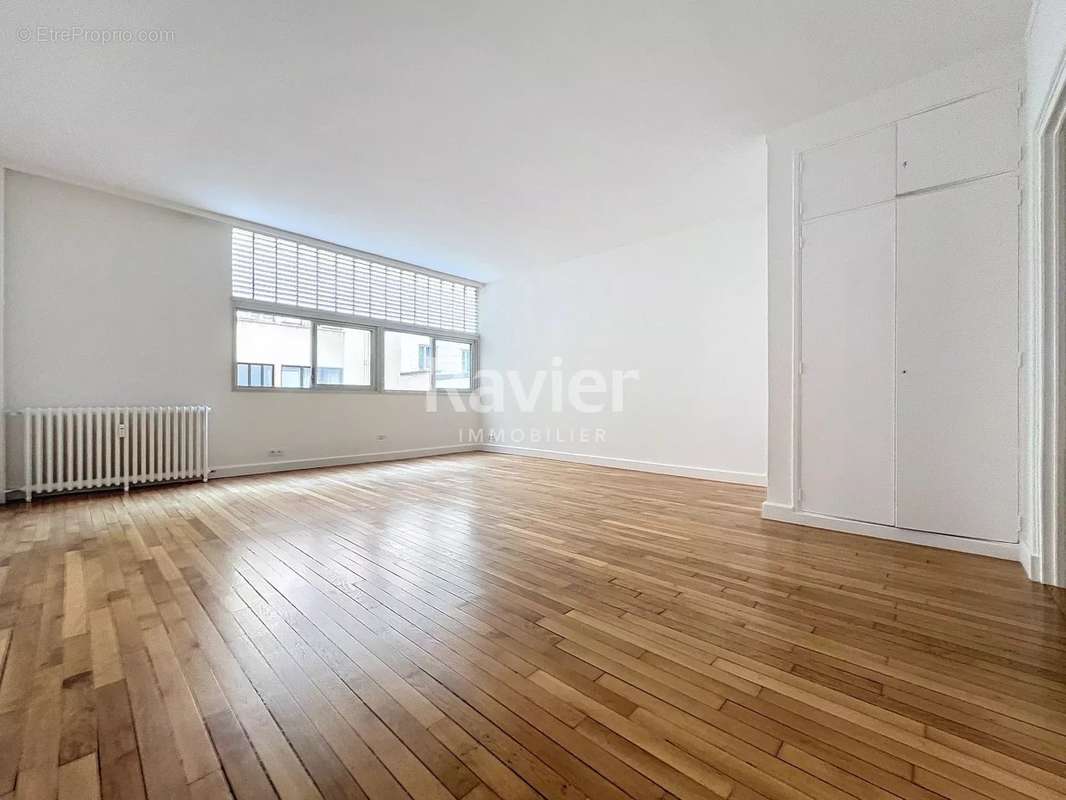 Appartement à PARIS-8E