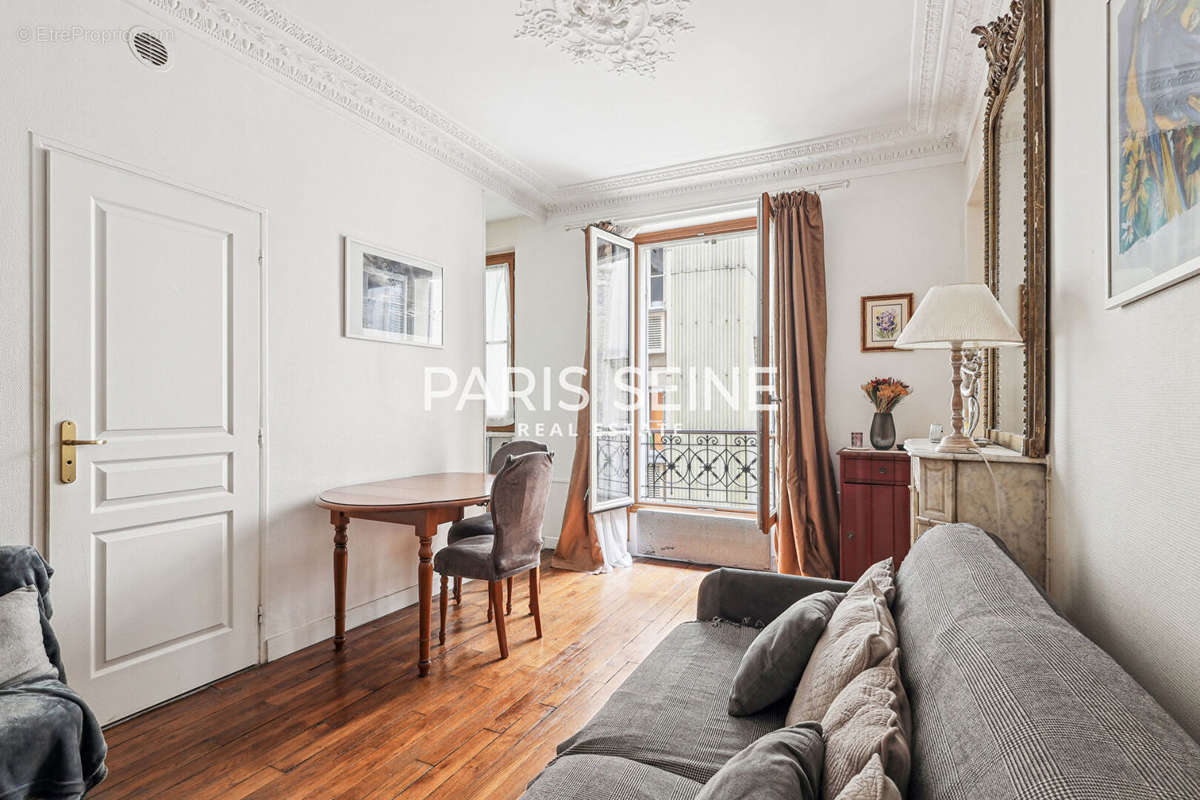 Appartement à PARIS-15E