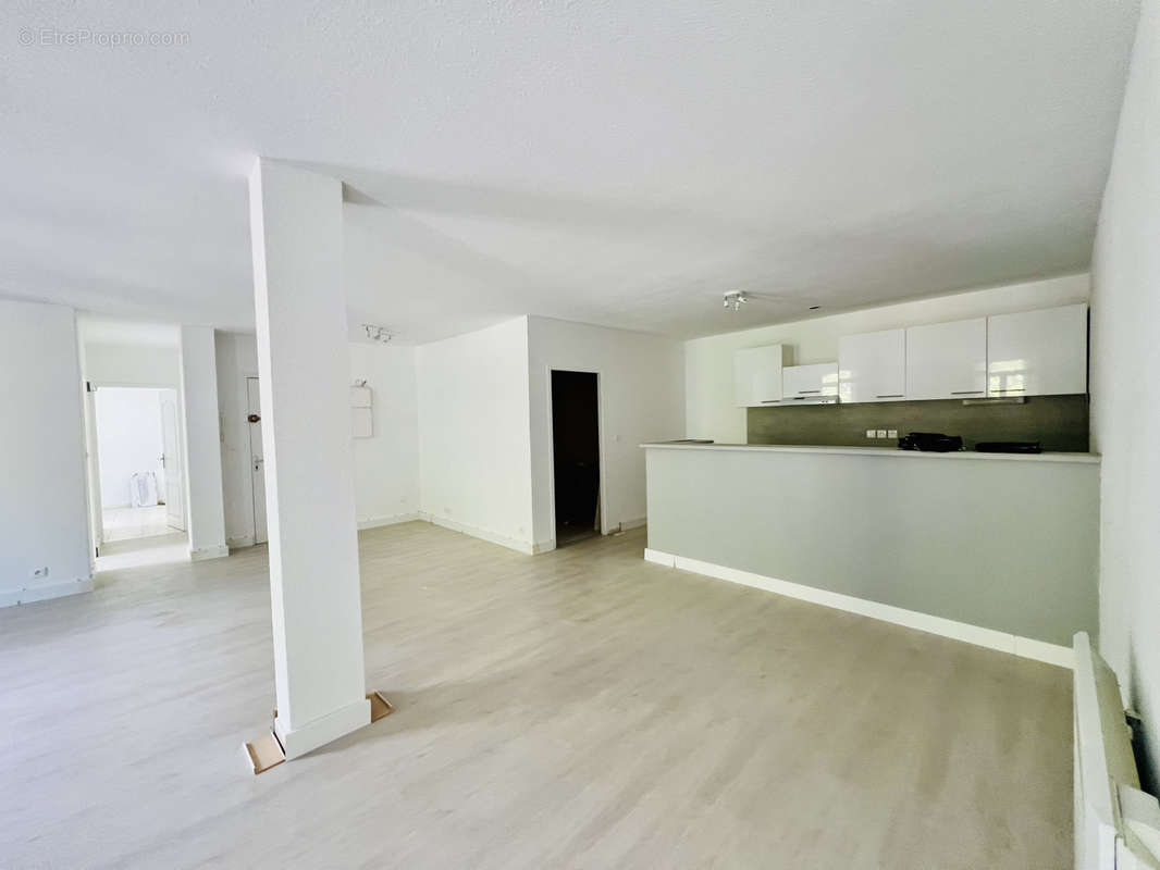 Appartement à LAMALOU-LES-BAINS