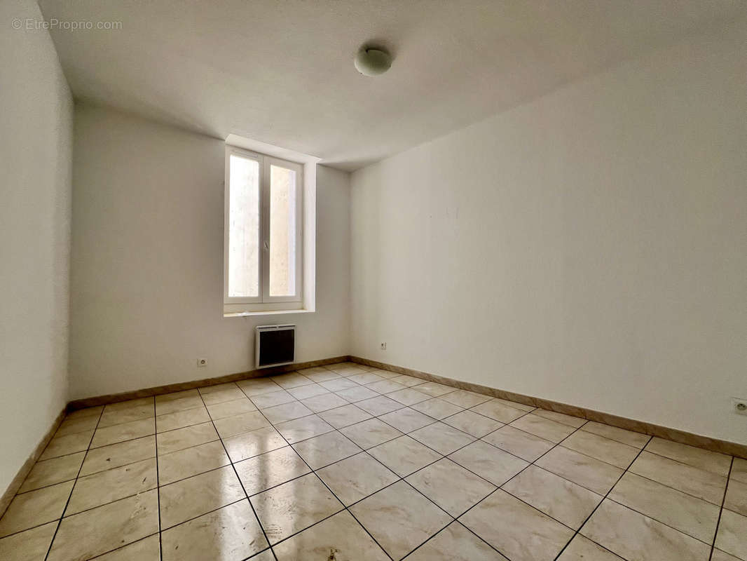 Appartement à LAMALOU-LES-BAINS