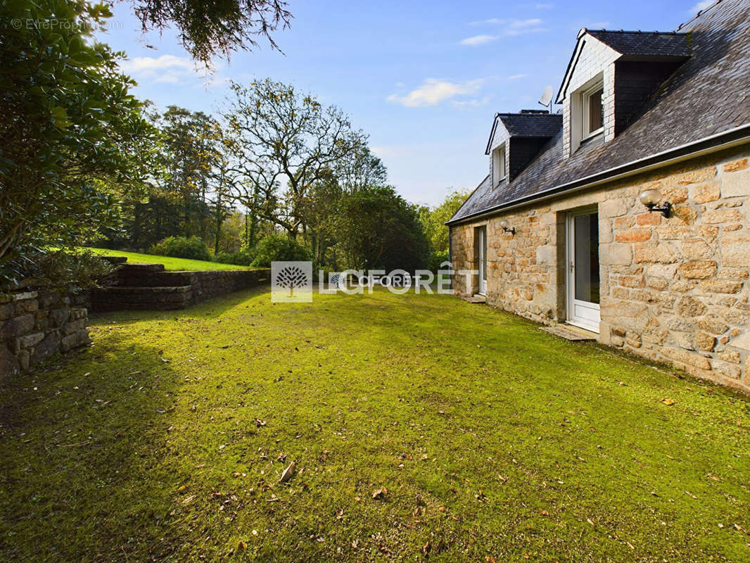 Maison à ERGUE-GABERIC