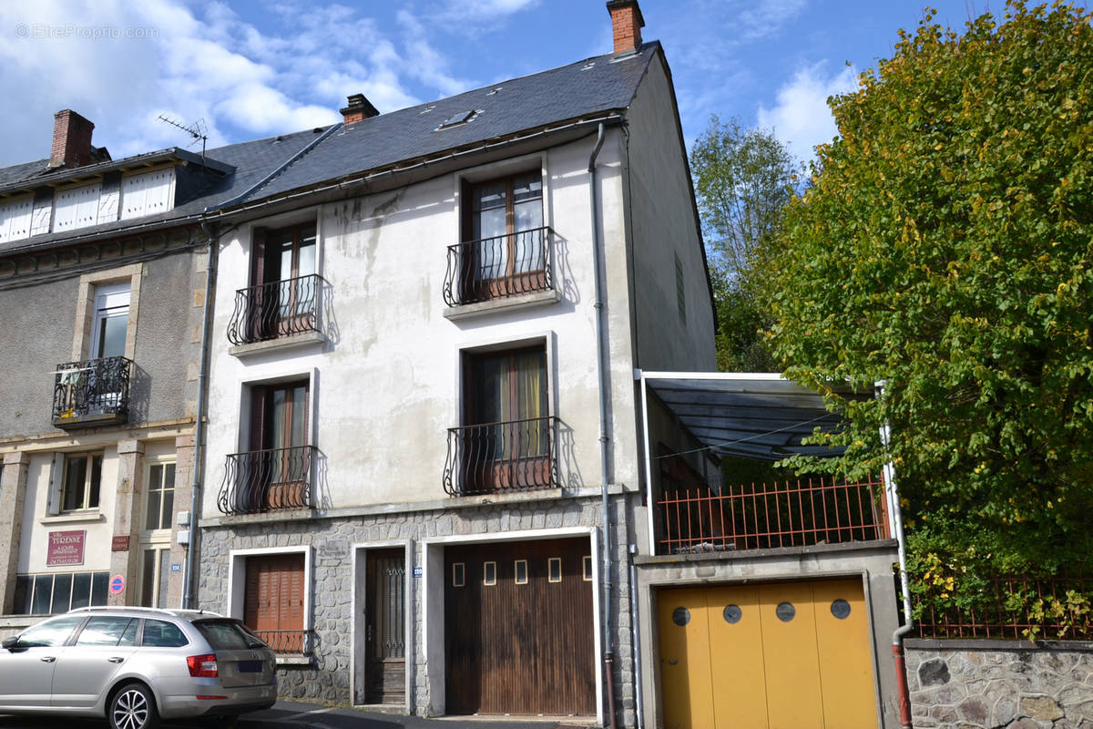 Maison à LA BOURBOULE