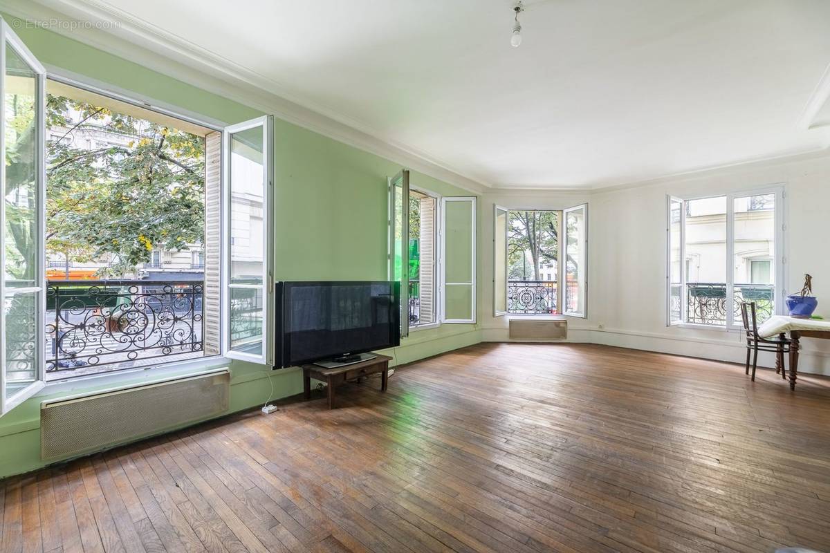 Appartement à PARIS-20E