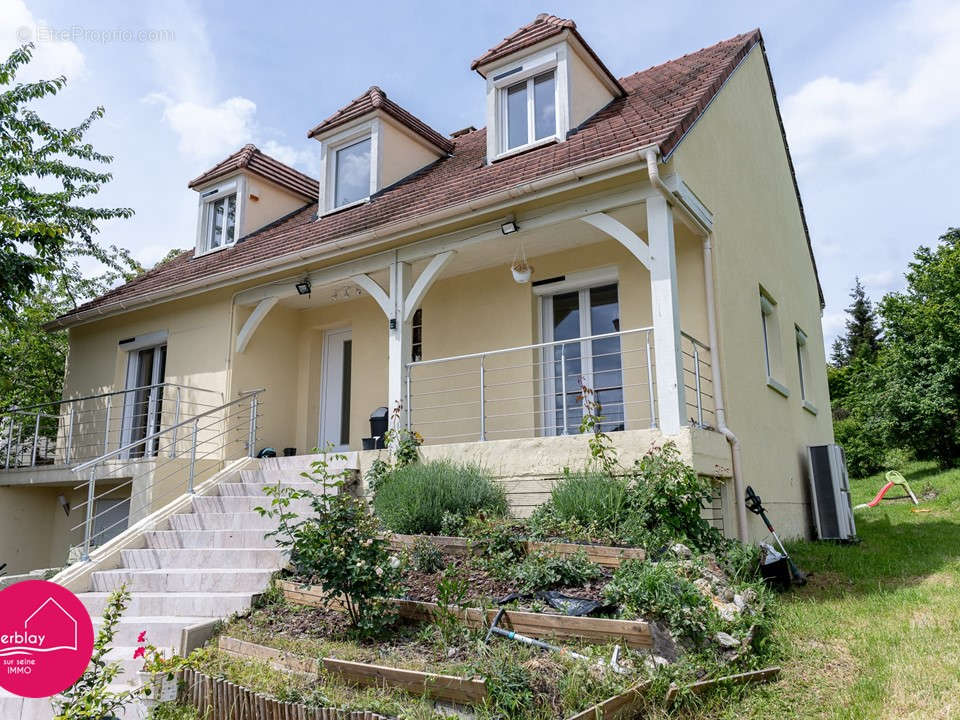 Maison à MONTIGNY-LES-CORMEILLES