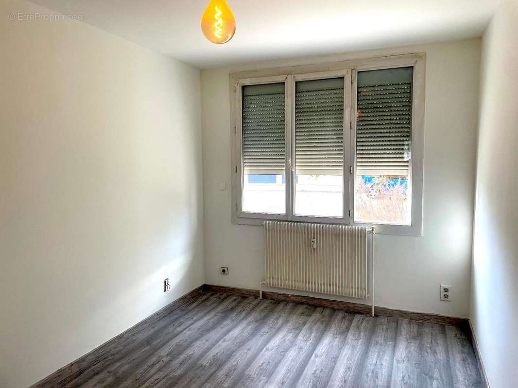   - Appartement à DECINES-CHARPIEU