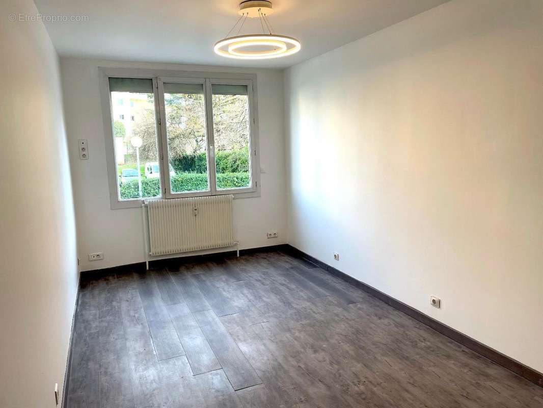   - Appartement à DECINES-CHARPIEU