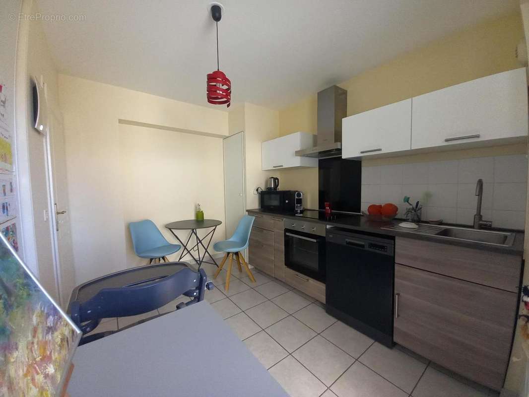   - Appartement à DECINES-CHARPIEU