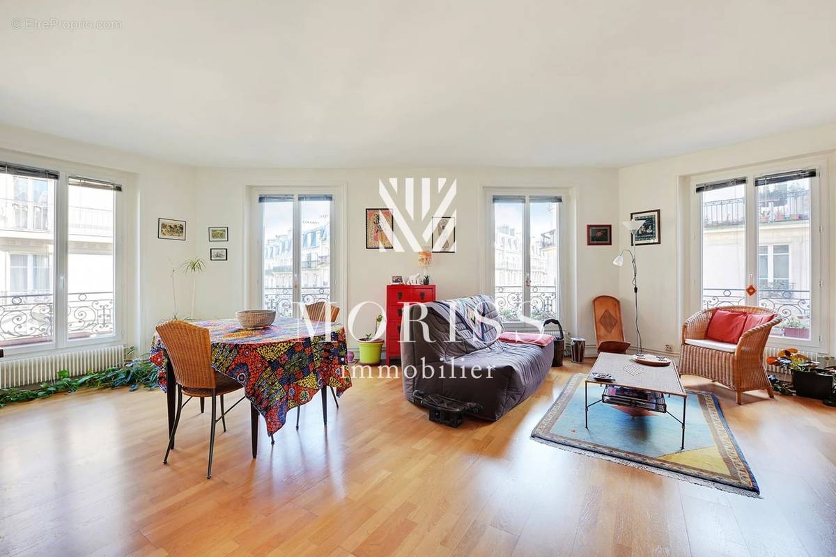 Appartement à PARIS-18E