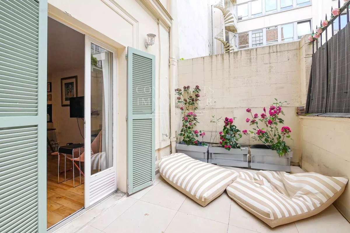 Appartement à PARIS-16E