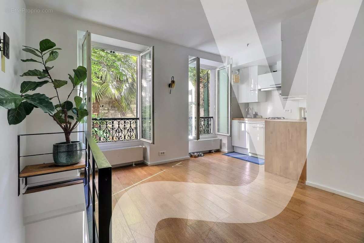 Appartement à PARIS-20E