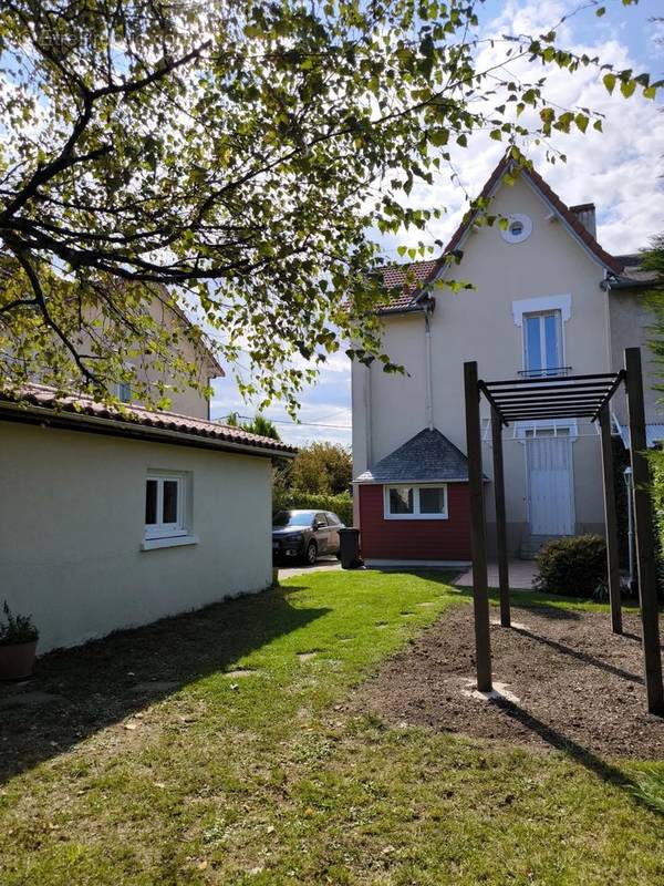 Maison à SAINT-JUNIEN