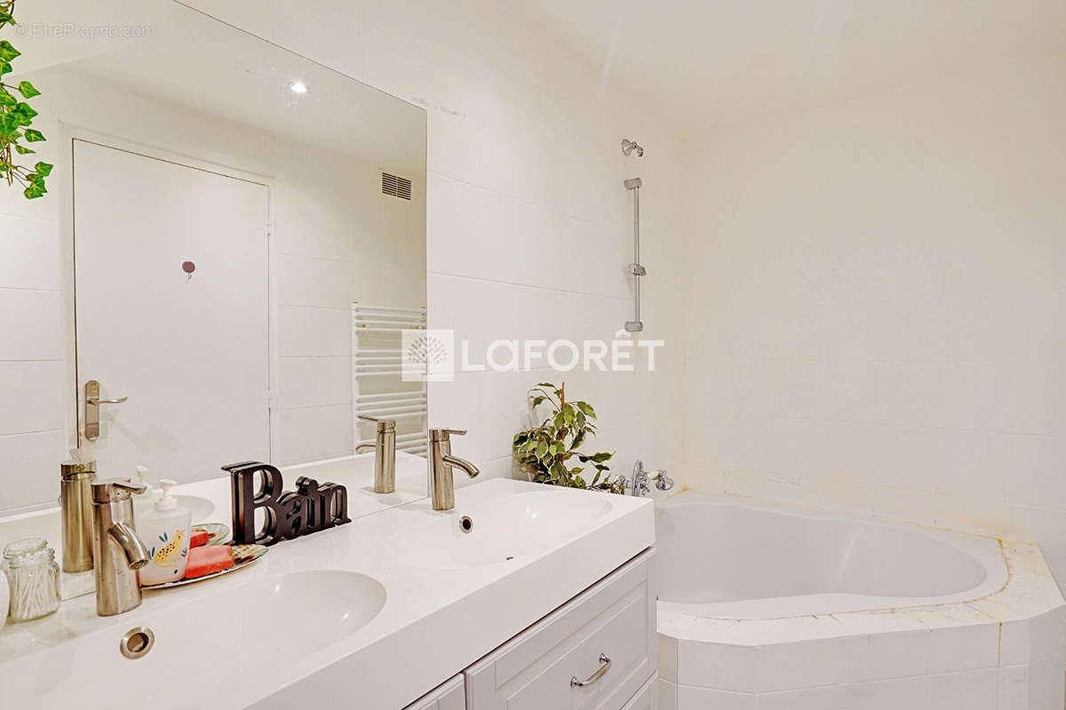 Appartement à PARIS-12E