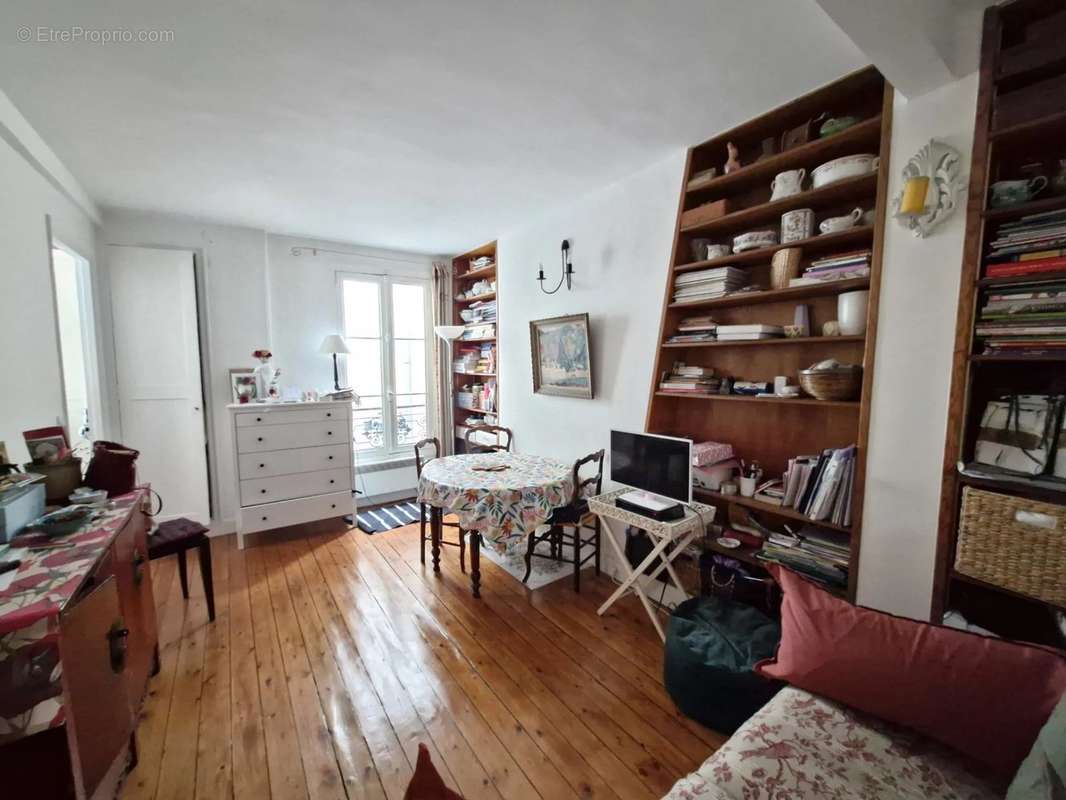 Appartement à PARIS-2E