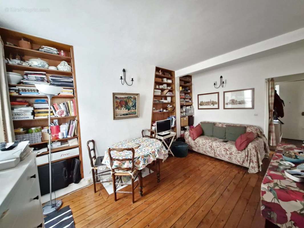 Appartement à PARIS-2E