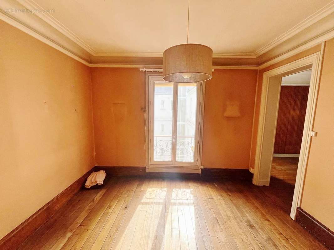 Appartement à PARIS-10E